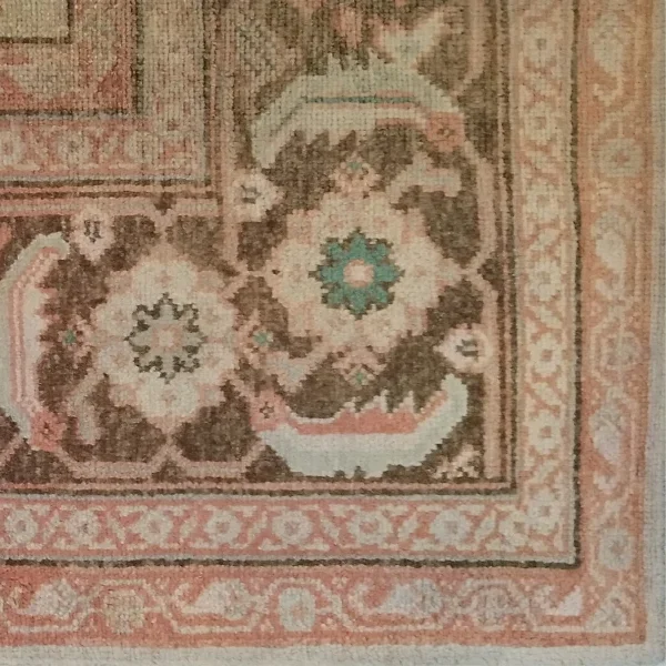 حاشیه فرش سلطان آباد دستباف کرم